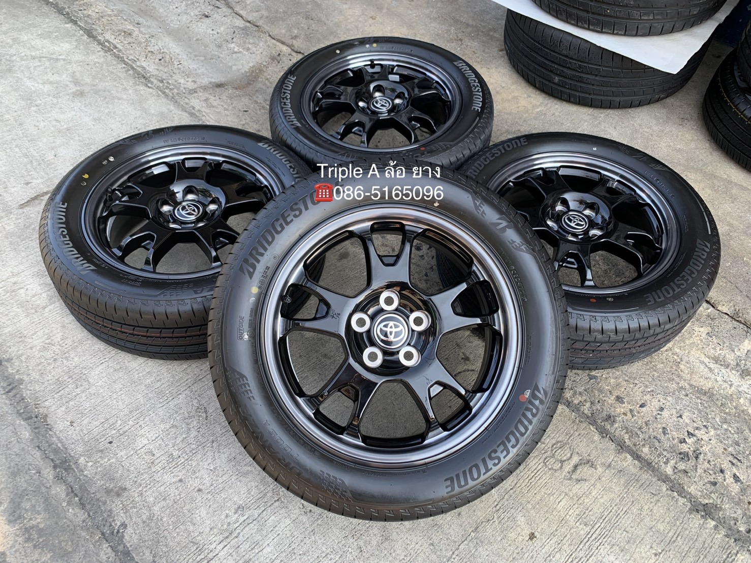 ล้อแม็กป้ายแดง Toyota Revo GR Sport รุ่นใหม่ล่าสุด ขอบ 17 พร้อมยางใหม่ป้ายแดง 215-55-17 Bridgestone 
