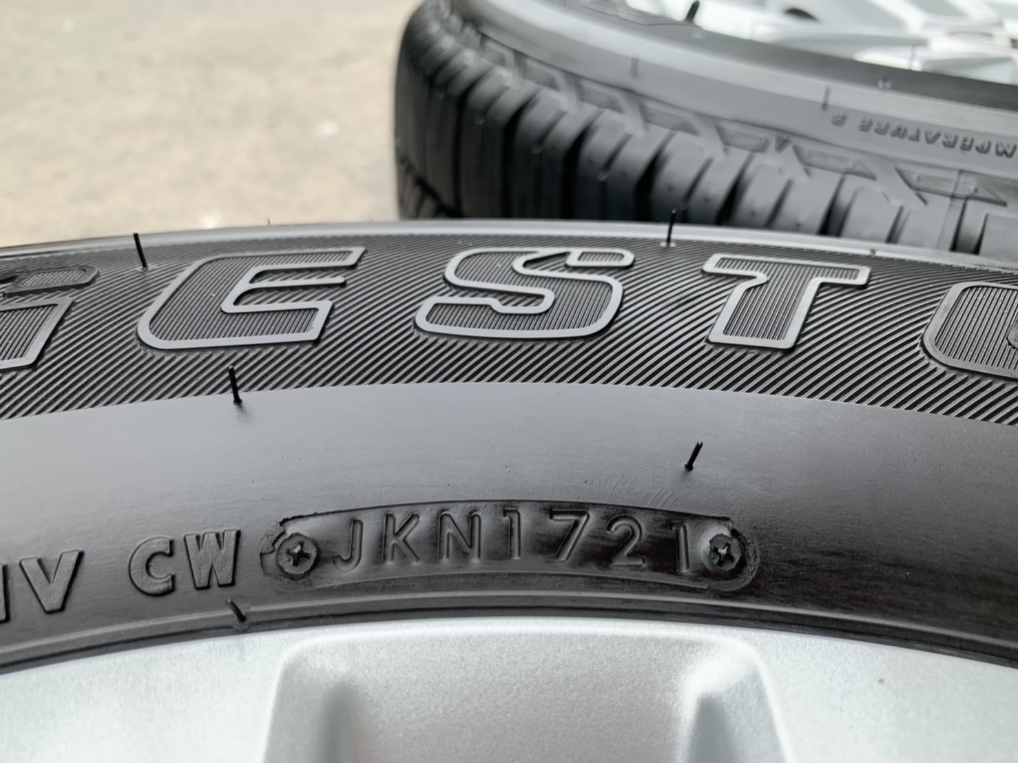 ล้อแม็กป้ายแดง ISUZU D-Max รุ่นใหม่ล่าสุด ขอบ 17 พร้อมยางป้ายแดง 255-65-17 Bridgestone ปี 21 ล้อแม็กป้ายแดง ISUZU D-Max รุ่นใหม่ล่าสุด ขอบ 17 พร้อมยางป้ายแดง 255-65-17 Bridgestone ปี 21