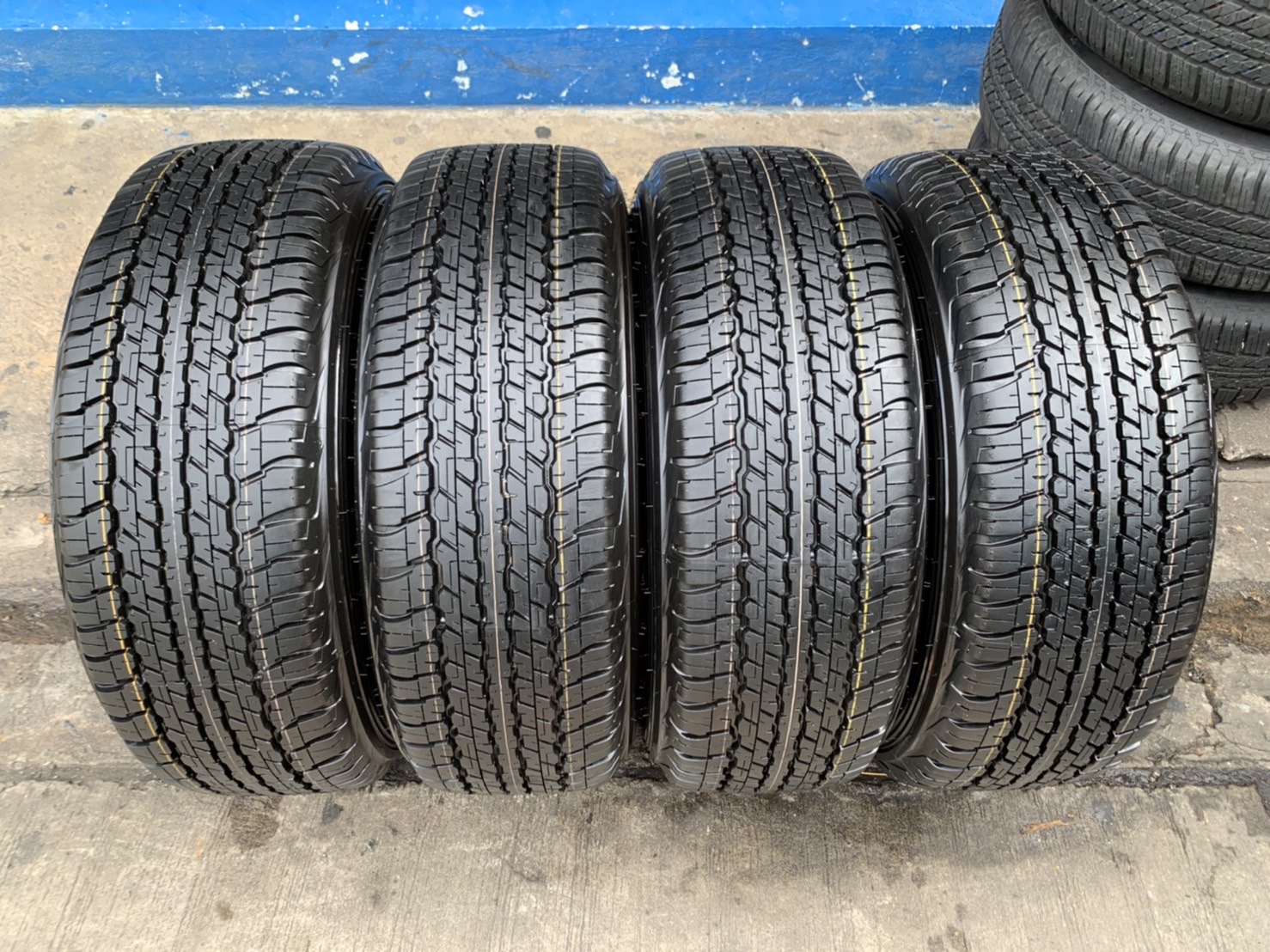 ล้อแม็กป้ายแดง Ford Ranger XLT ขอบ 17 สีดำแท้ พร้อมยางใหม่ป้ายแดง 265-65-17 Dunlop ปี 21 ใหม่ยกห้าง ล้อแม็กป้ายแดง Ford Ranger XLT ขอบ 17 สีดำแท้ พร้อมยางใหม่ป้ายแดง 265-65-17 Dunlop ปี 21 ใหม่ยกห้าง