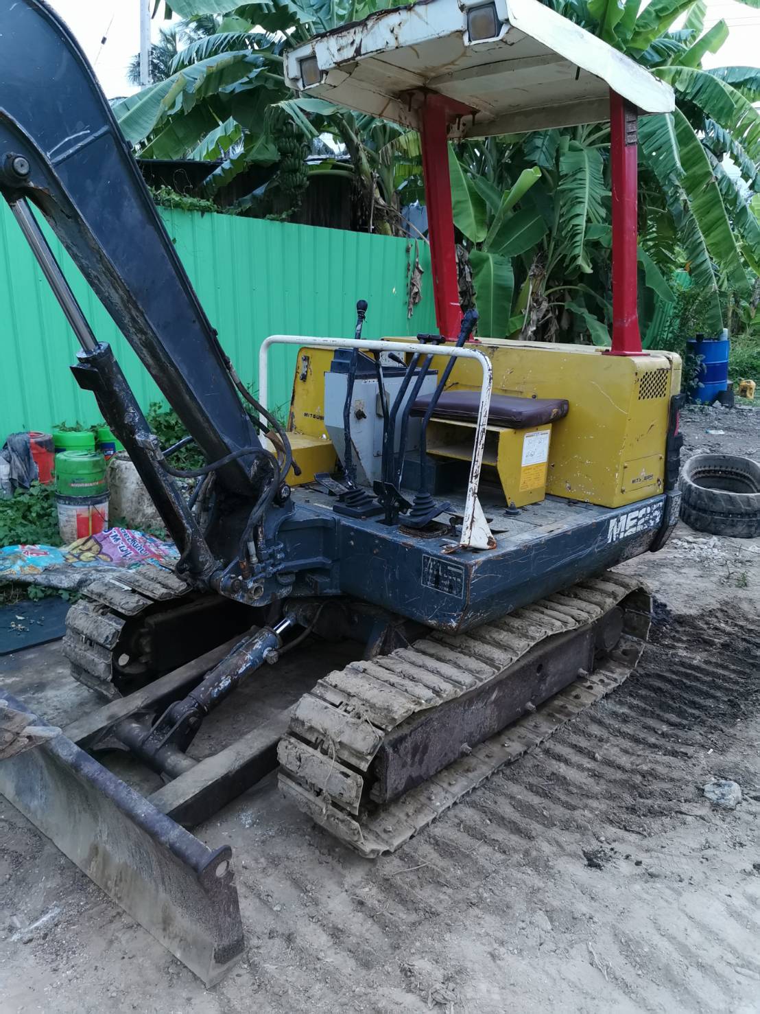 รถแบ๊คโฮ