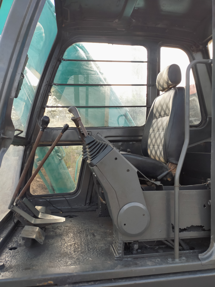 ขายด่วน แบคโฮ KOBULCO SK200-3