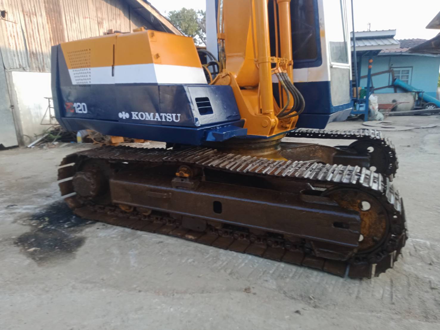 ขายด่วน komatsu แบคโฮ PC100-5 (บูมอาร์มพิเศษ)