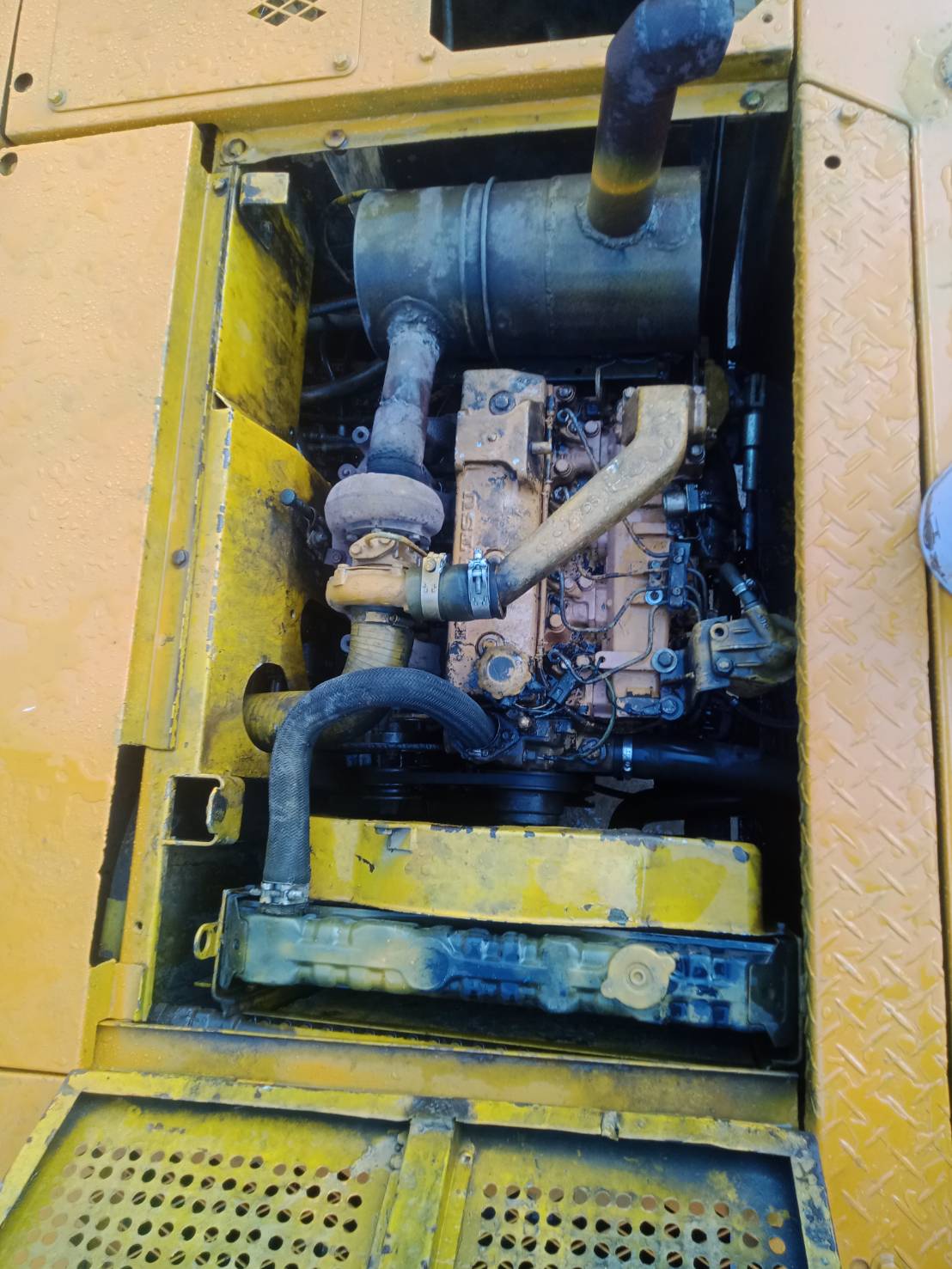 ขายด่วน komatsu แบคโฮ PC100-5 (บูมอาร์มพิเศษ)