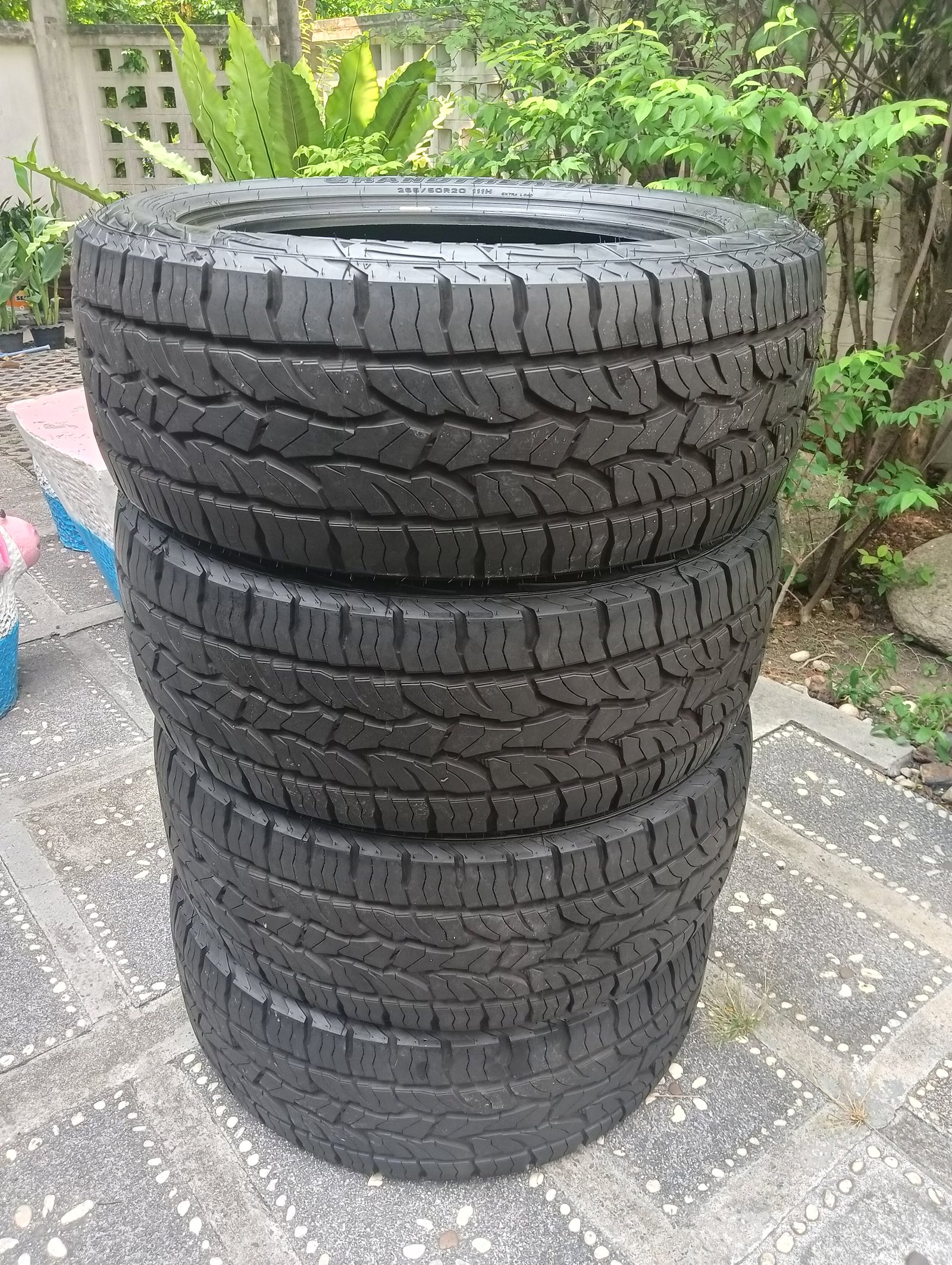 ยางสวยๆ 265 50R20 dunlop at5