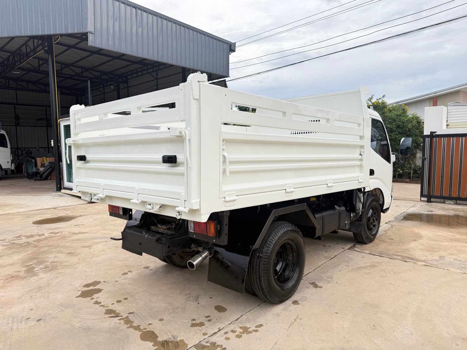 6 ล้อ Hino XZU600R ปี 57 เครื่อง 150 แรง ดั้มสามมิตร 3 คิว รถใช้งานน้อย ภายในสวย เครื่องแน่นๆ รถพร้อ