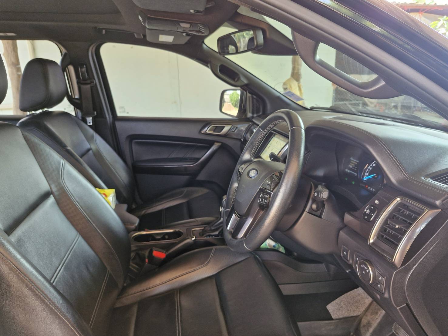 2018 Ford EVEREST 2.0 (ปี 2018) Titanium SUV เกียร์ ออโต้AT รถบ้าน ใช้เอง ราคาต่อรองได้ รถอยู่มุกดาหาร