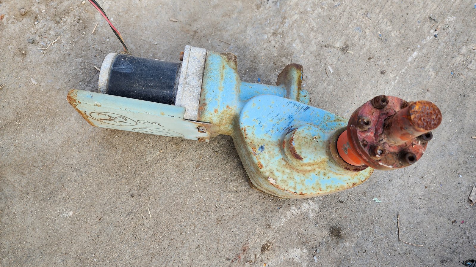 มอเตอร์12V พร้อมเฟืองแกนเพลา ใว้ผลิตอุปกรณ์ปิดเปิดได้ มอเตอร์12V พร้อมเฟืองแกนเพลา ใว้ผลิตอุปกรณ์ปิดเปิดได้