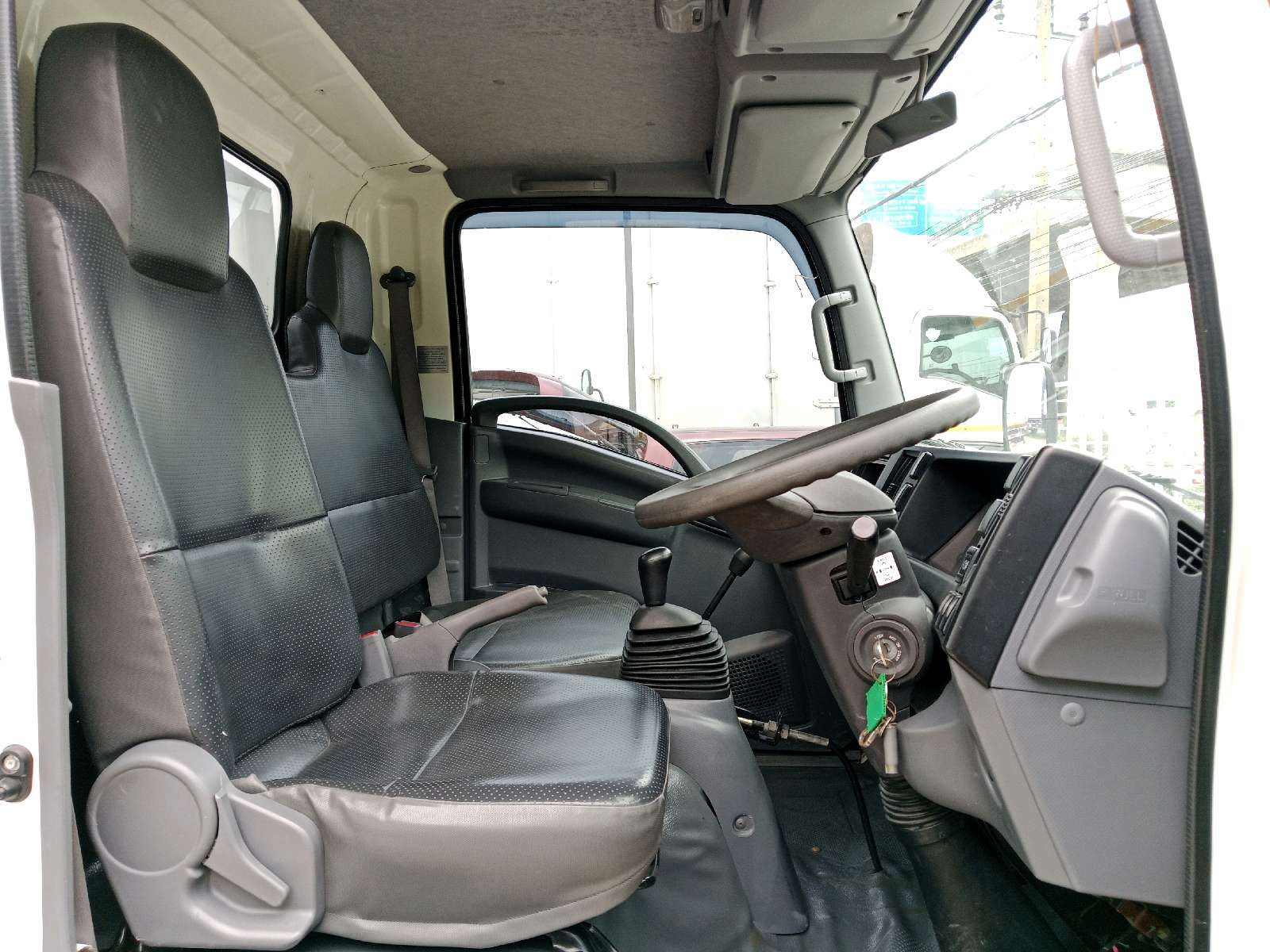 ISUZU NMR 130 ปี 2563สภาพสวย พร้อมใช้งานสนใจติดต่อสอบถาม081-48-25911 พิมพ์ใจ061-718-4111 ตั๊ก