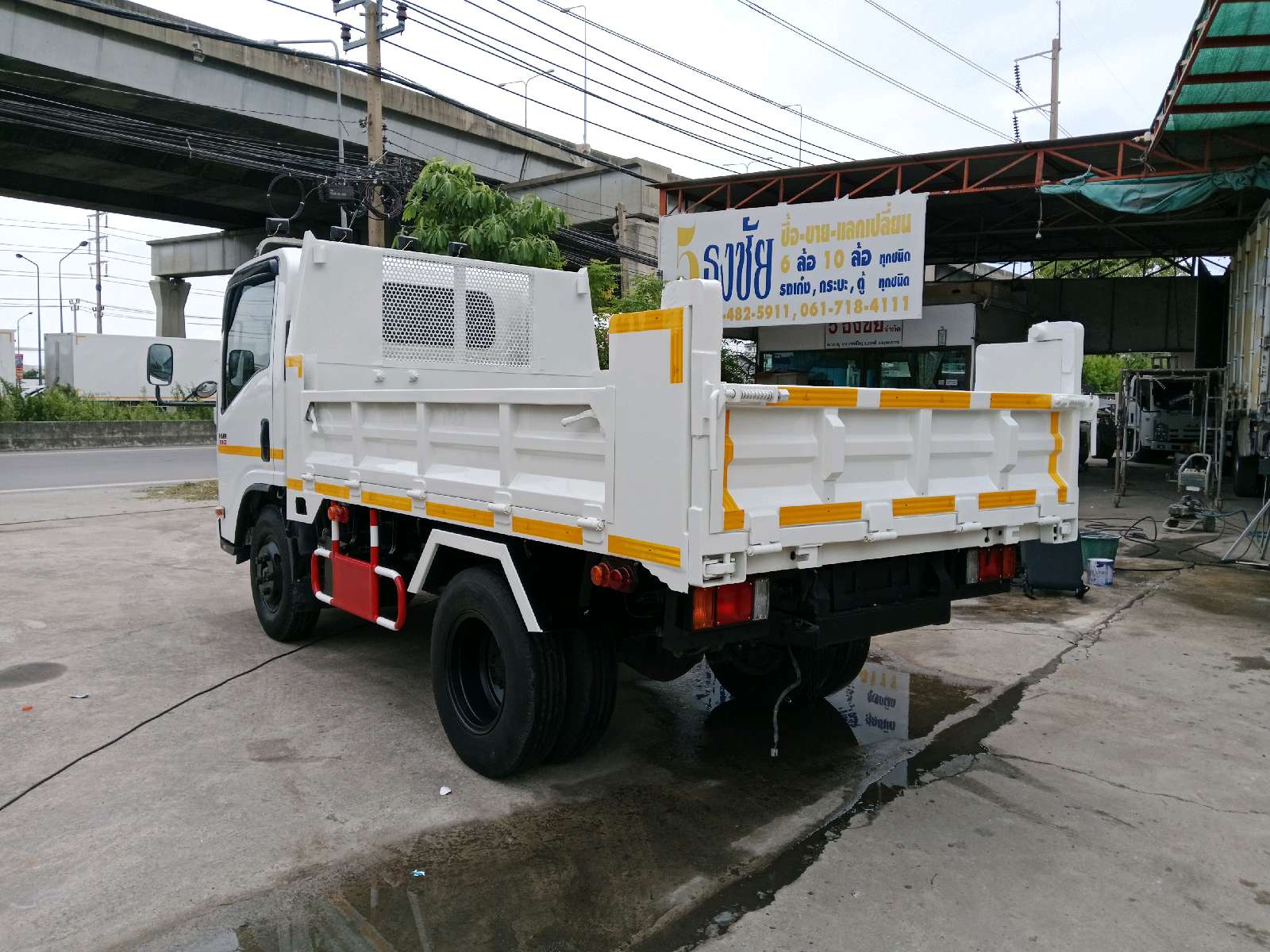 ISUZU NMR 130 ปี 2563สภาพสวย พร้อมใช้งานสนใจติดต่อสอบถาม081-48-25911 พิมพ์ใจ061-718-4111 ตั๊ก