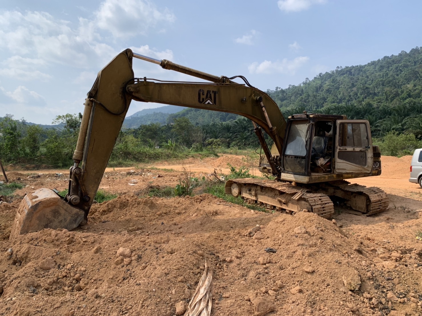แบคโฮ CAT 320 V2