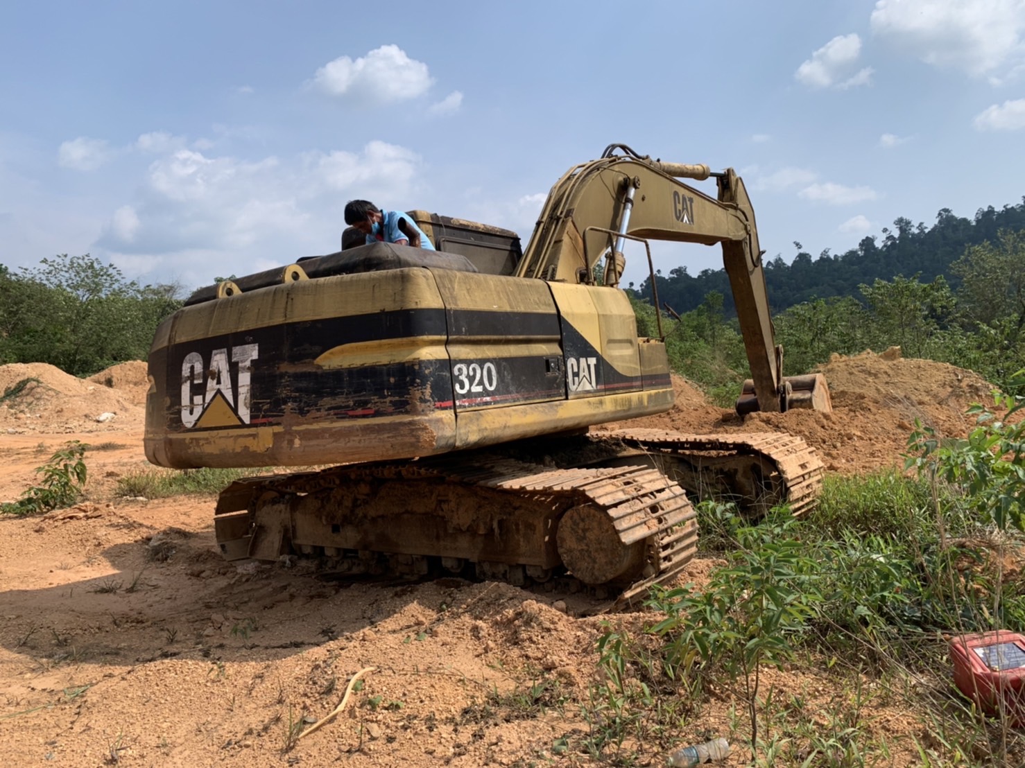 แบคโฮ CAT 320 V2