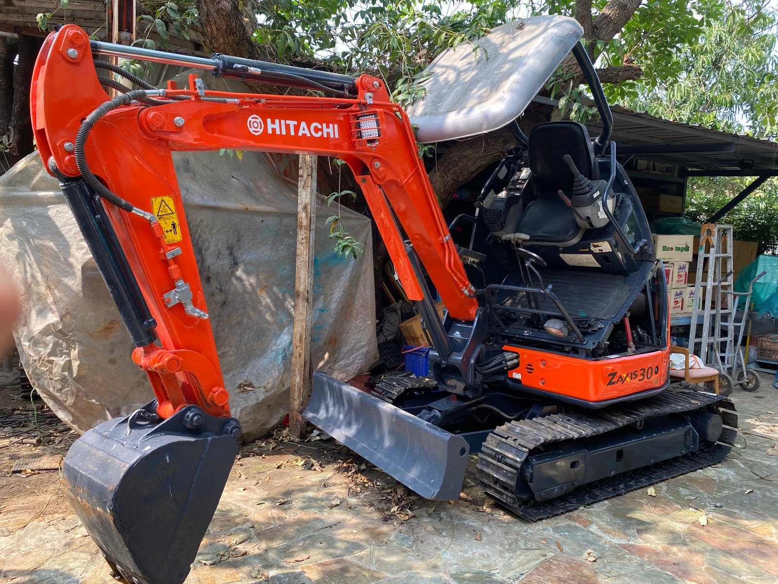 Hitachi ZX30