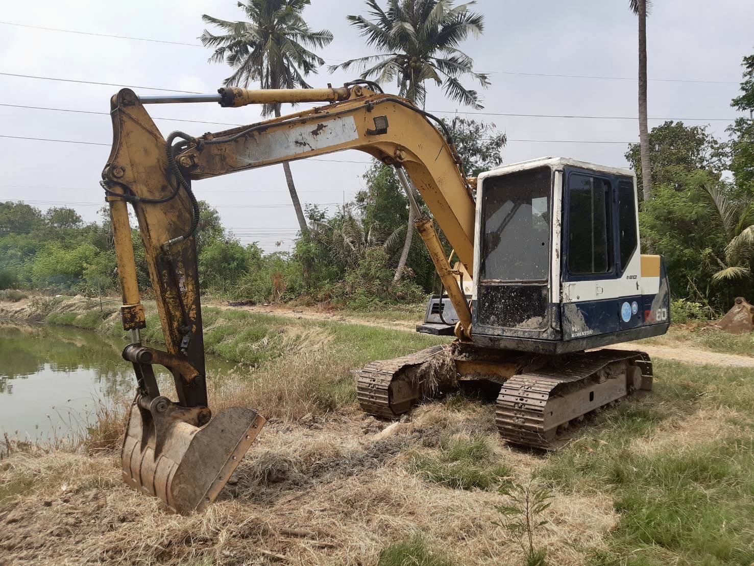 KOMATSU PC60-6 พร้อมใช้งาน เอกสารอินวอยพร้อมชุดจด