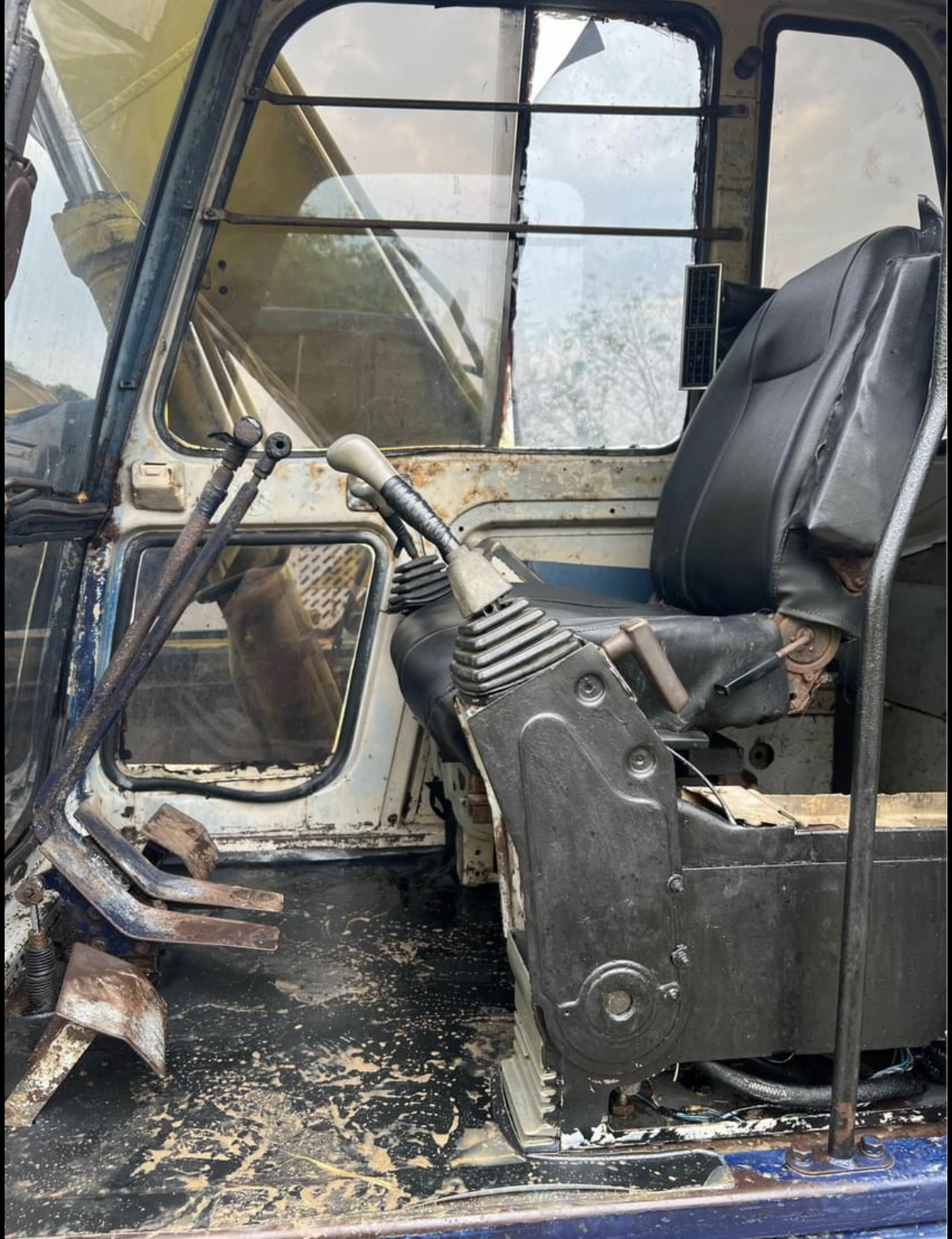 Kobelco SK100-3 ไฟฟ้าครับ ซีเรียลสูง