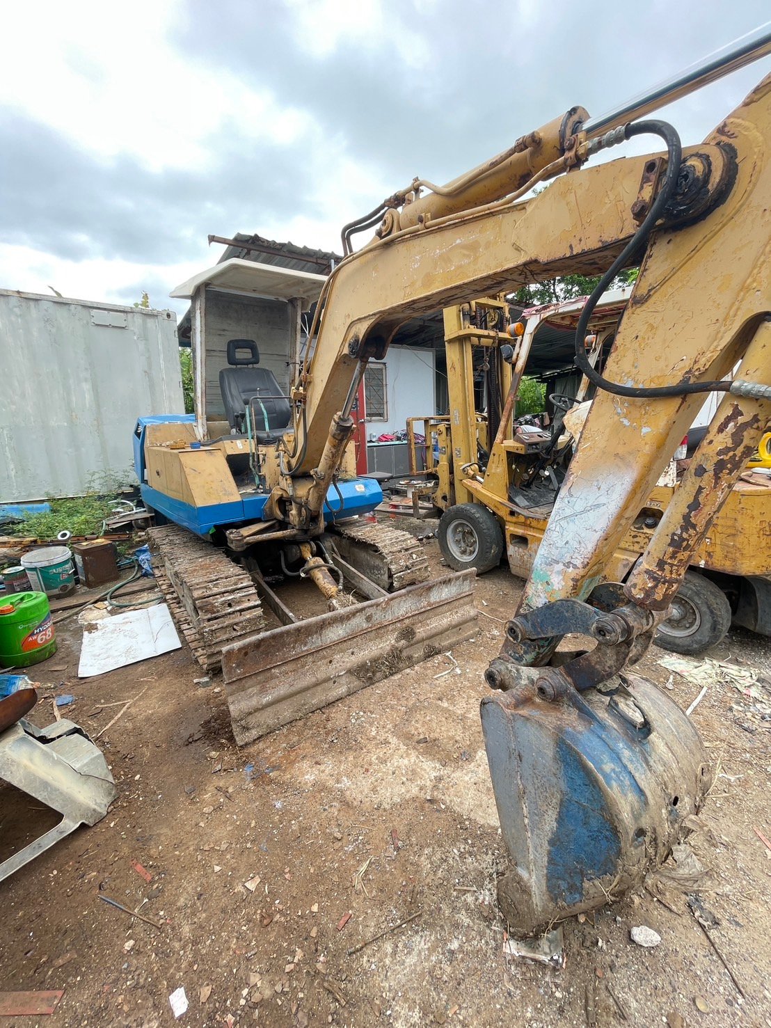 ขายแม็คโครkomatsu pc20-5 ใช้งานได้ ราคา125,000บ. ขายแม็คโครkomatsu pc20-5 ใช้งานได้ ราคา125,000บ.
