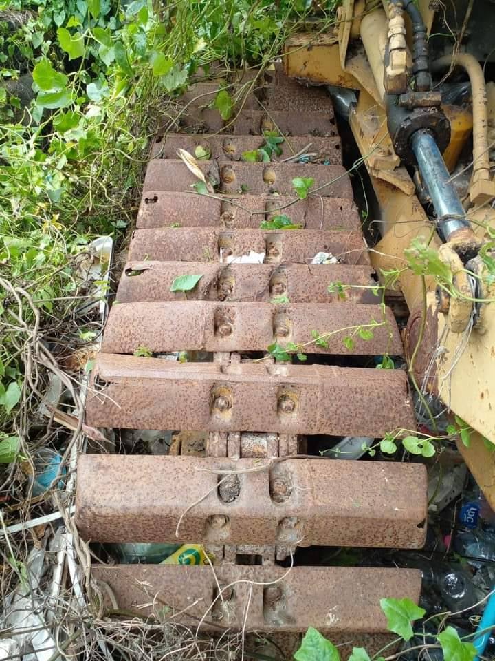 ขายแทรกเตอร์komatsu D20p-5 ตีนเป็ด ใบ50ซ.ม. รถจอดเก่าเก็บ ใช้งานได้ปกติ ราคา115,000บ.