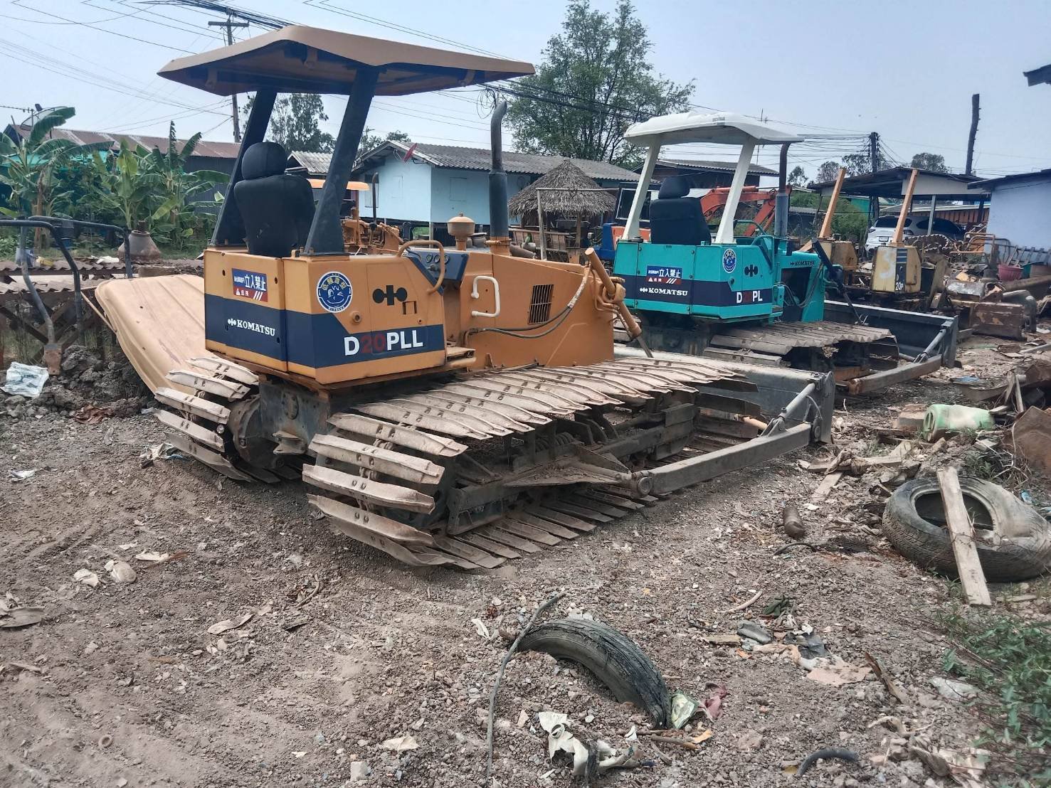 ขายแทรกเตอร์komatsu D20pll-7ใบตีนเป็ดกว้าง1เมตร ใช้งานได้ดีปกติราคา280,000บ. ขายแทรกเตอร์komatsu D20pll-7ใบตีนเป็ดกว้าง1เมตร ใช้งานได้ดีปกติราคา280,000บ.