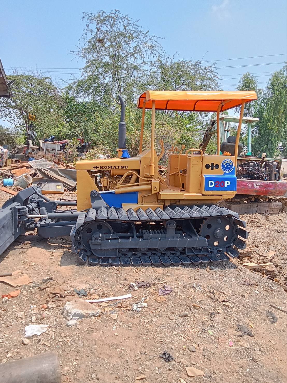 แทรกเตอร์komatsu D20p-5 ตีนเป็ด ใบมีดสไล้ ใช้งานดี ทำงานปกติ ราคา195,000บ.