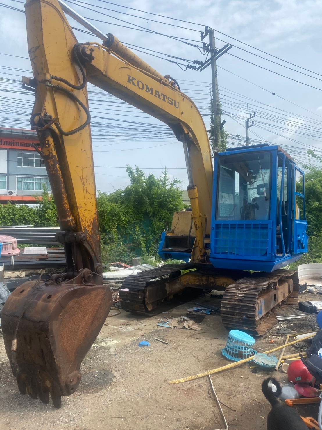 ขายรถแม็คโคร komatsu pc60-5 ใช้งานได้ ใบซื้อขาย ราคา185,000บ.