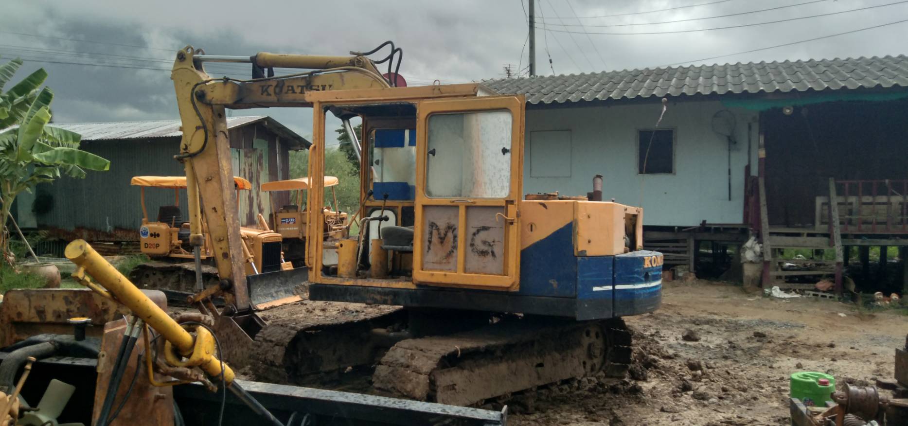 ขายแม็คโครkomatsu pc60-1ราคาถูกใช้งานได้ปกติราคา200,000บ. ขายแม็คโครkomatsu pc60-1ราคาถูกใช้งานได้ปกติราคา200,000บ.