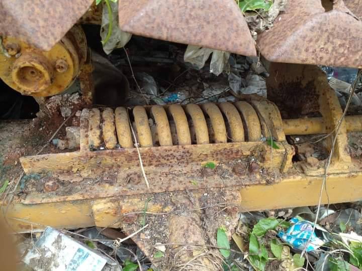 ขายแทรกเตอร์komatsu D20p-5 ตีนเป็ด ใบ50ซ.ม. รถจอดเก่าเก็บ ใช้งานได้ปกติ ราคา115,000บ.