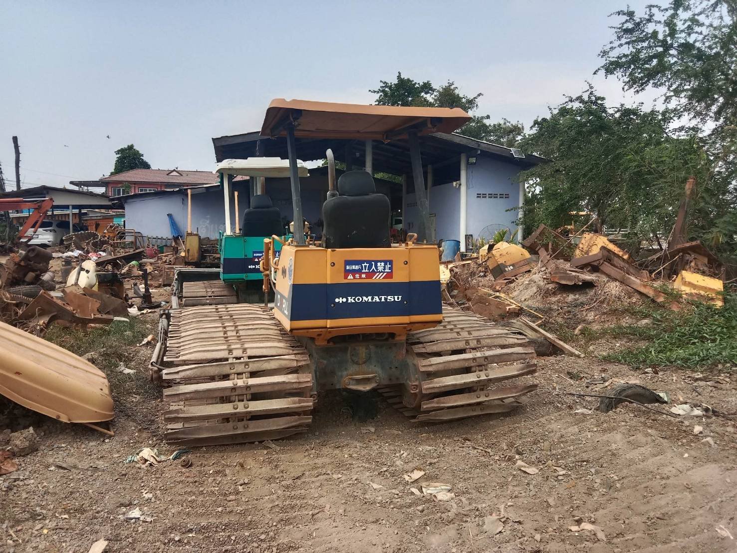 ขายแทรกเตอร์komatsu D20pll-7ใบตีนเป็ดกว้าง1เมตร ใช้งานได้ดีปกติราคา280,000บ. ขายแทรกเตอร์komatsu D20pll-7ใบตีนเป็ดกว้าง1เมตร ใช้งานได้ดีปกติราคา280,000บ.