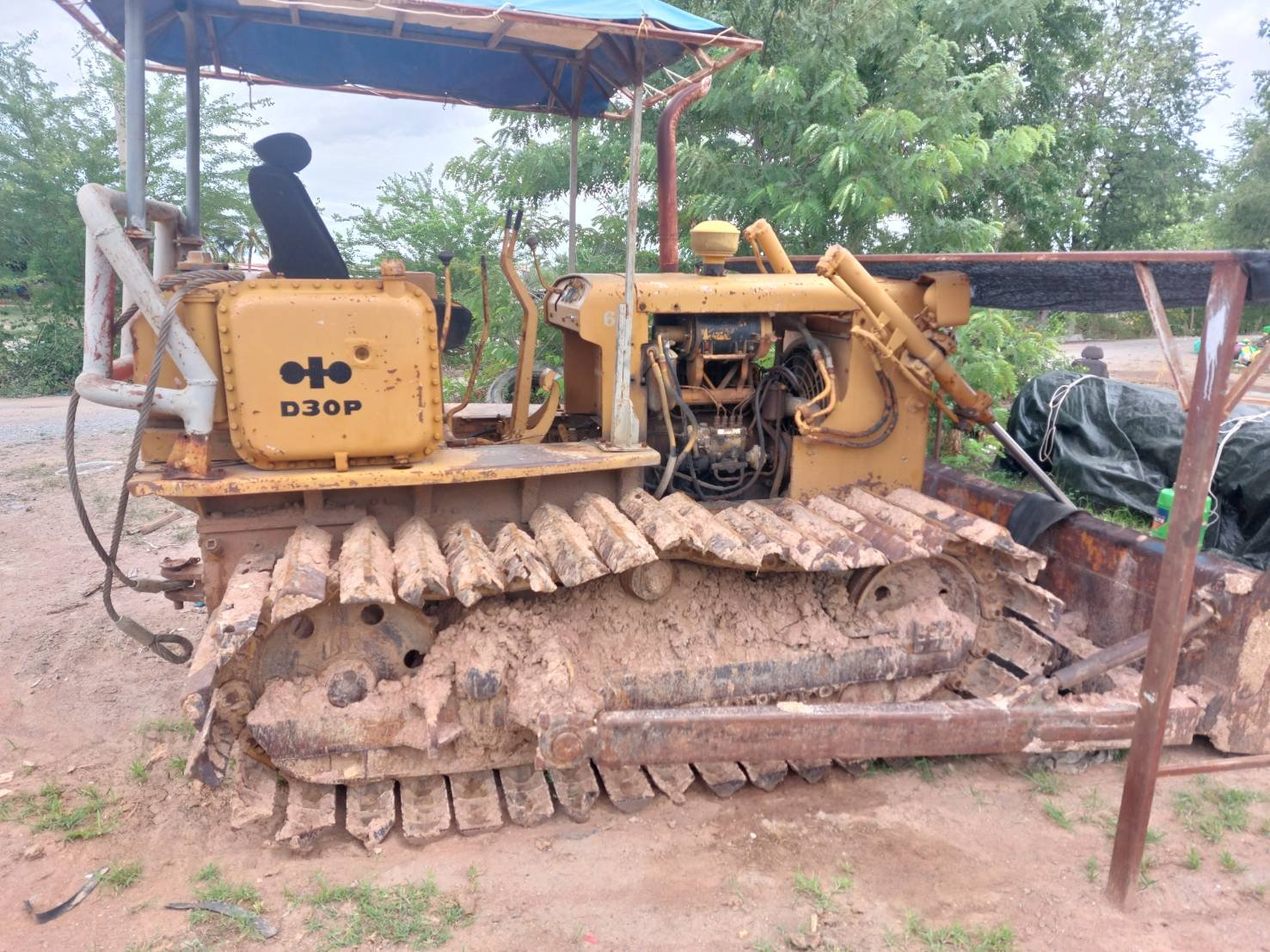 ขายแทรกเตอร็komatsu d30p ตีนเป็ด  ใช้งานได้ ราคา150,000บ.