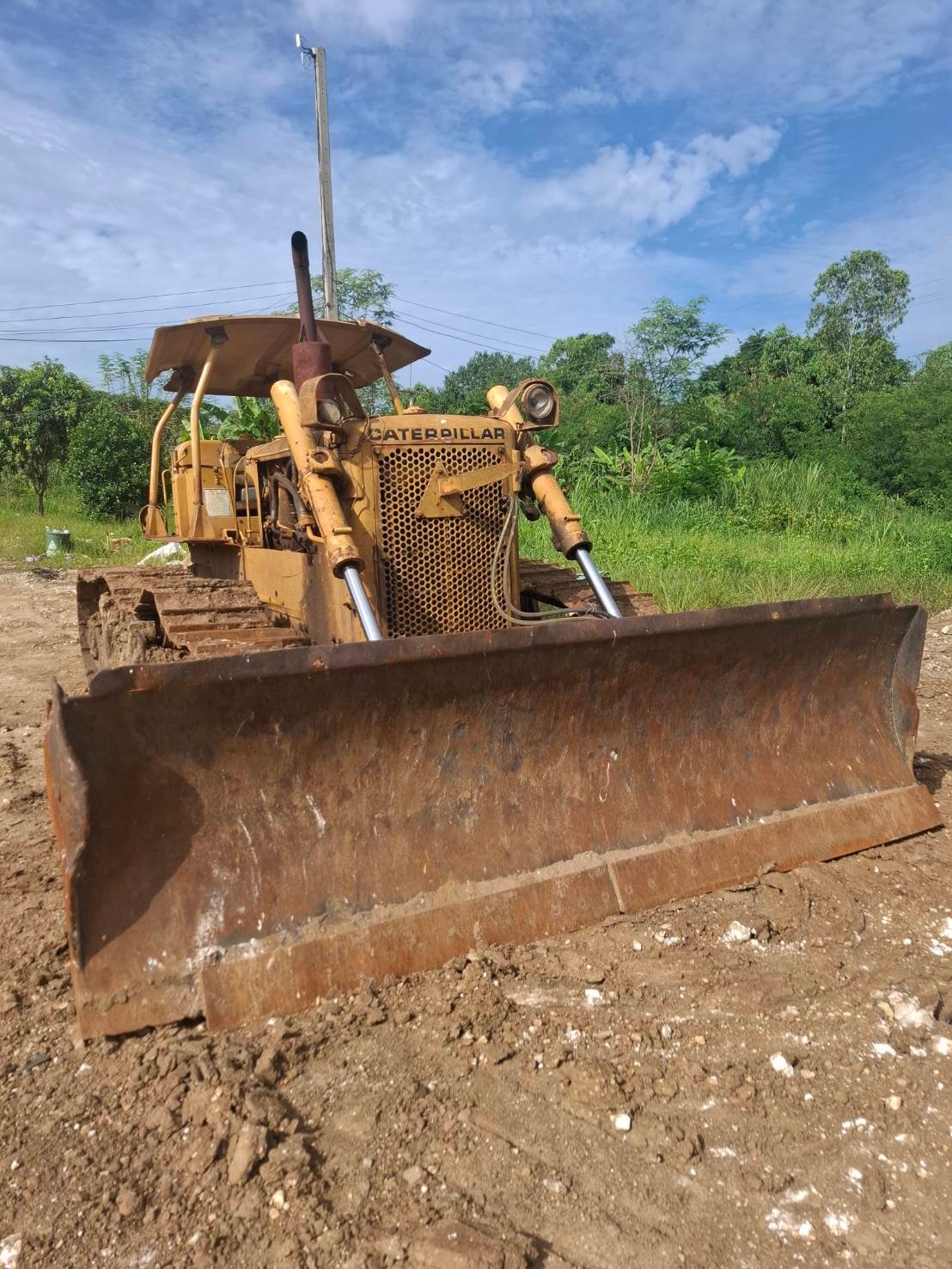 ขายแทรกเตอร์cat D5D ตีนไก่ ใช้งานได้ ราคา ใบซื้อขายราคา295,000บ.