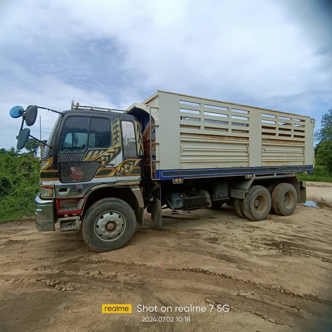 ขาย10ล้อ ดั้ม hino  FN3NkD  245แรง  มีทะเบียน ใช้งานดี ราตา490,000บ.