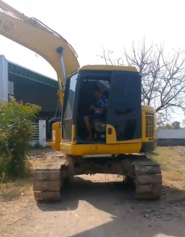 ขายแม็คโครkomatsu pc138us มีทะเบียน ใช้งานดี ใช้งาน7000ชม.ราคา780,000บ. ขายแม็คโครkomatsu pc138us มีทะเบียน ใช้งานดี ใช้งาน7000ชม.ราคา780,000บ.