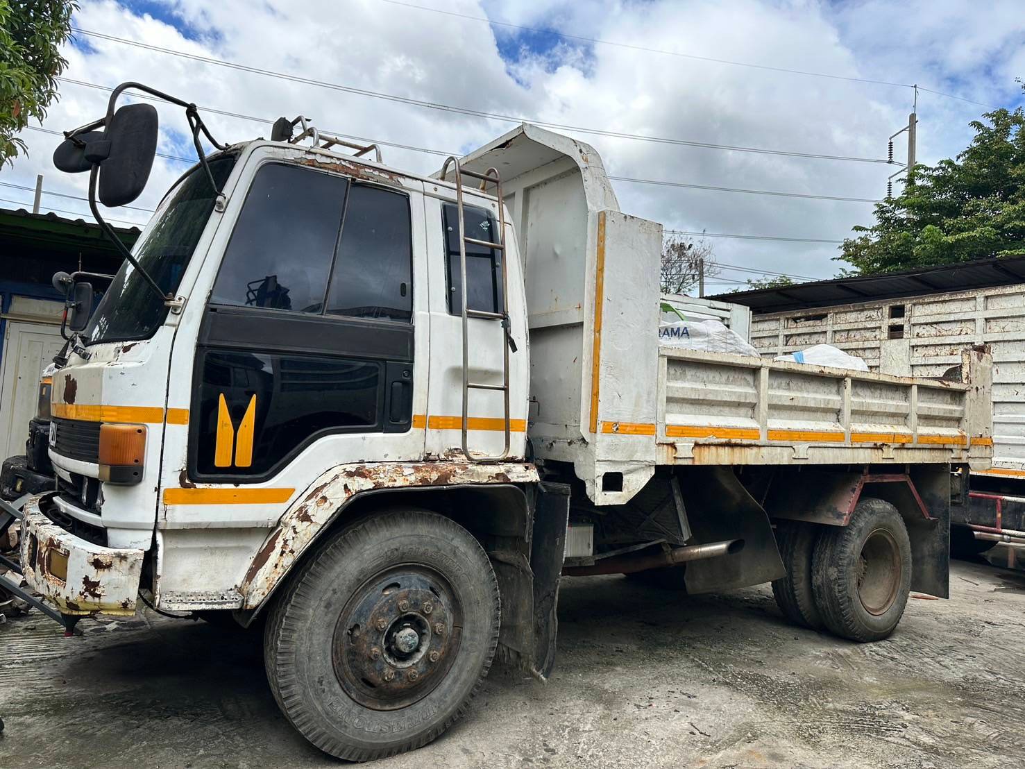 ขายรถ6ล้อดั้มisuzu jdr360 ใช้งานได้ มีทะเบียน ราคาถูก2.6แสน ขายรถ6ล้อดั้มisuzu jdr360 ใช้งานได้ มีทะเบียน ราคาถูก2.6แสน