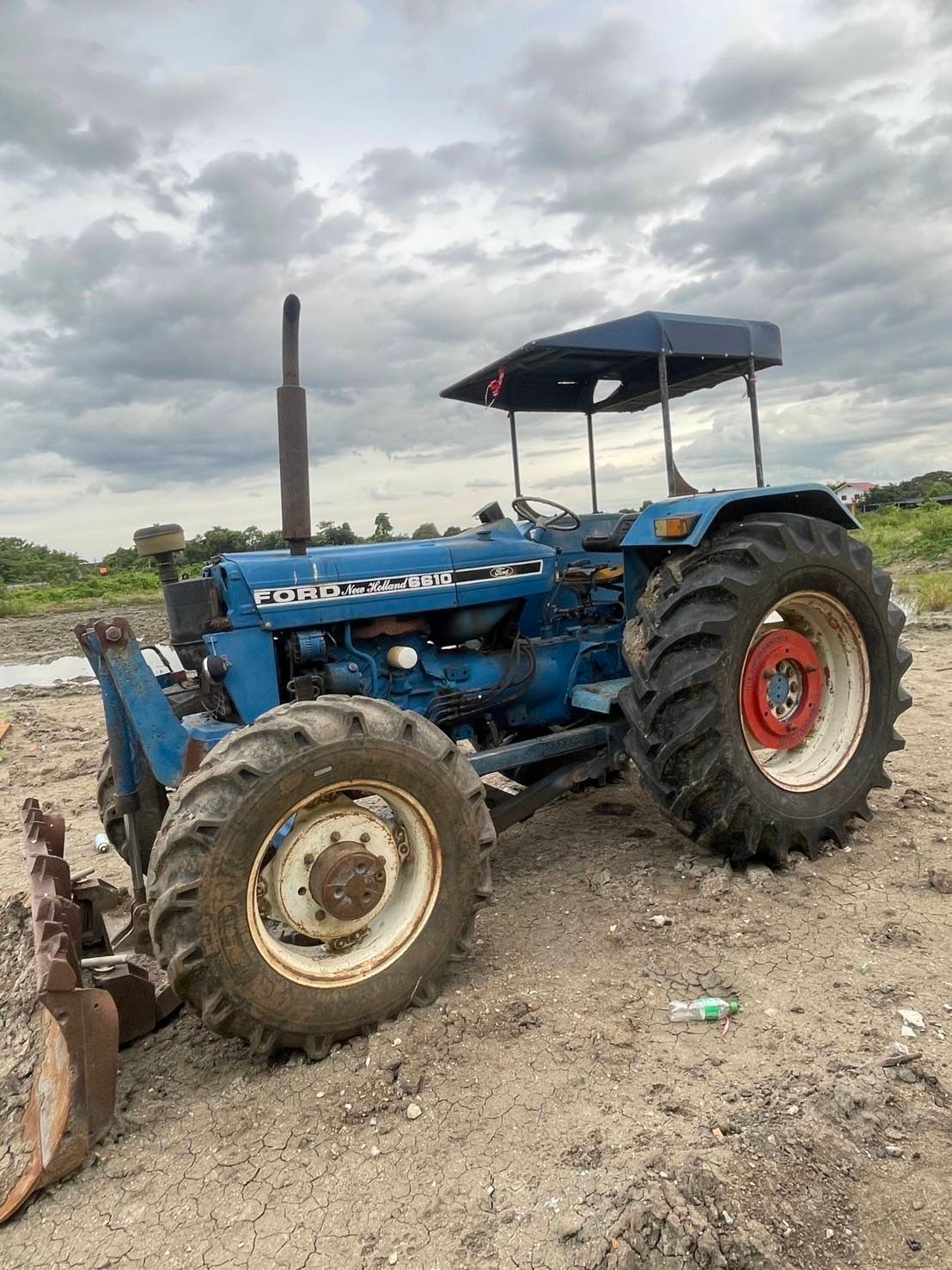 ขายรถไถford 6600 2เพลา มีใบดัน ไม่มีผานหลัง มีทะเบียน ราคา285,000บ. ขายรถไถford 6600 2เพลา มีใบดัน ไม่มีผานหลัง มีทะเบียน ราคา285,000บ.