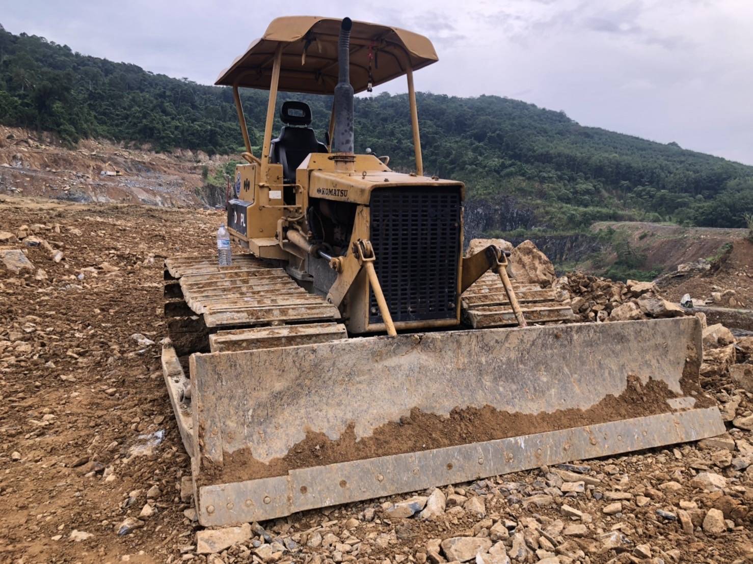 ขายแทรกเตอร์komatsu D20pl-5ตีนเป็นใบ70ซม. รถใช้งานได้ปกติ ใช้งานดีมากราคา230,000บ.