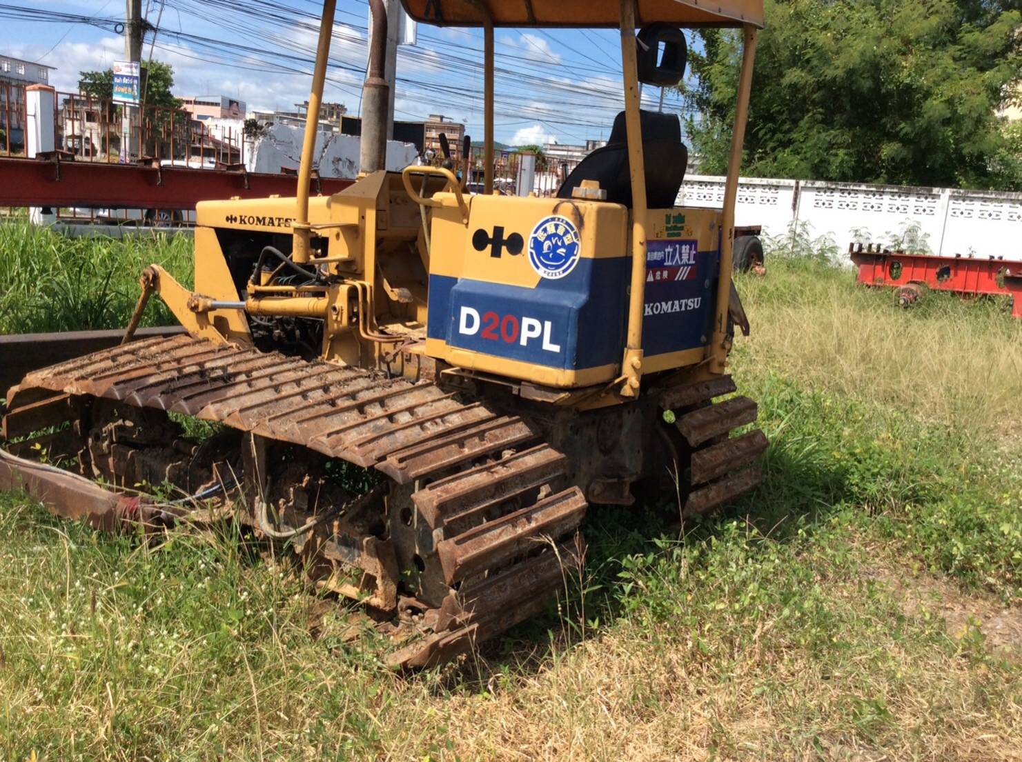ขายแทรกเตอร์komatsu D20p-5แทรกตีนเป็ด 70ซม. รถใช้งานได้ปกติราคา210,000บ. ขายแทรกเตอร์komatsu D20p-5แทรกตีนเป็ด 70ซม. รถใช้งานได้ปกติราคา210,000บ.