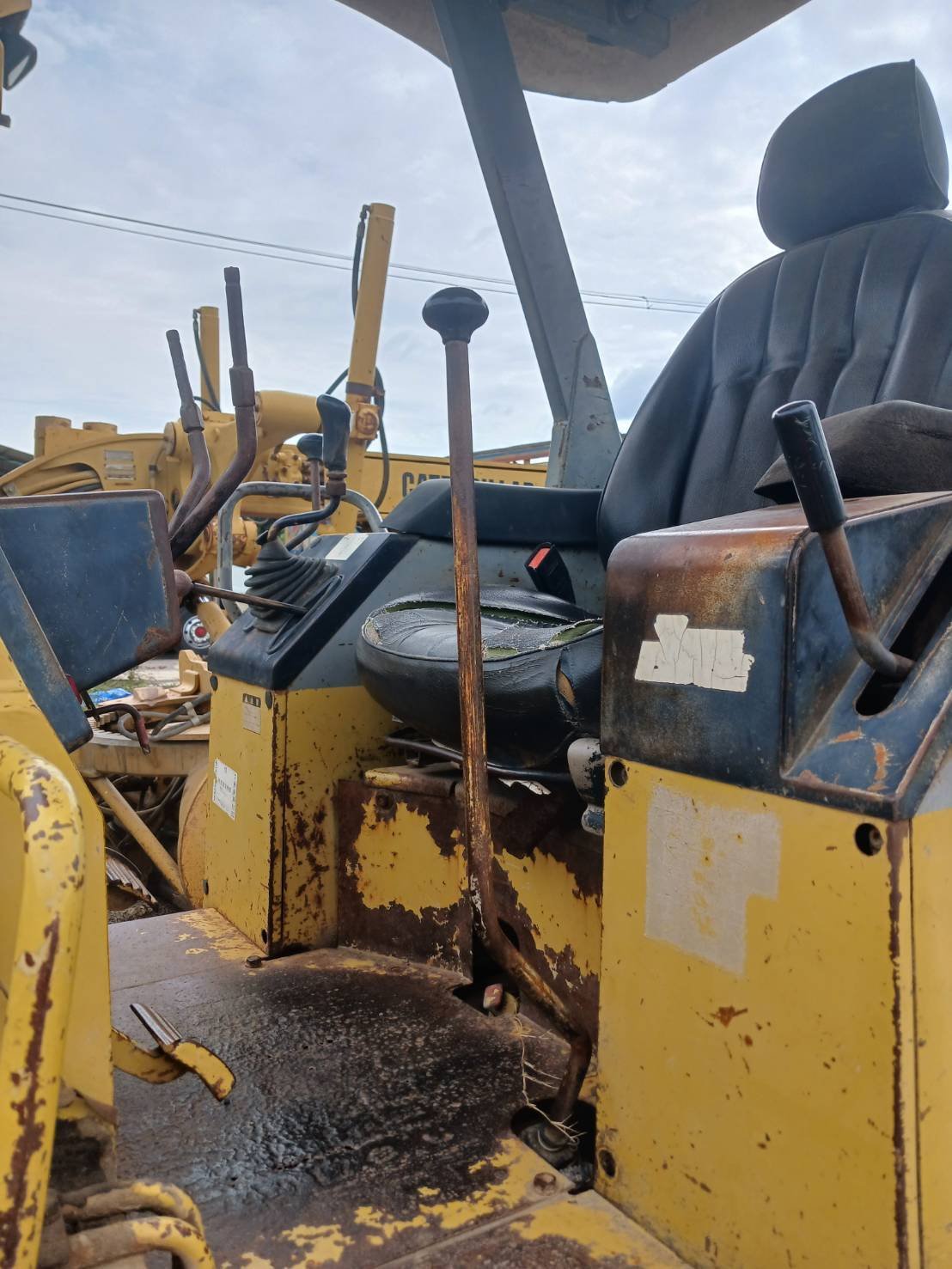 ขายแทรกเตอร์komatsu D20p-7ตีนเป็ด ใช้งานได้ปกติราคา270,000บ.
