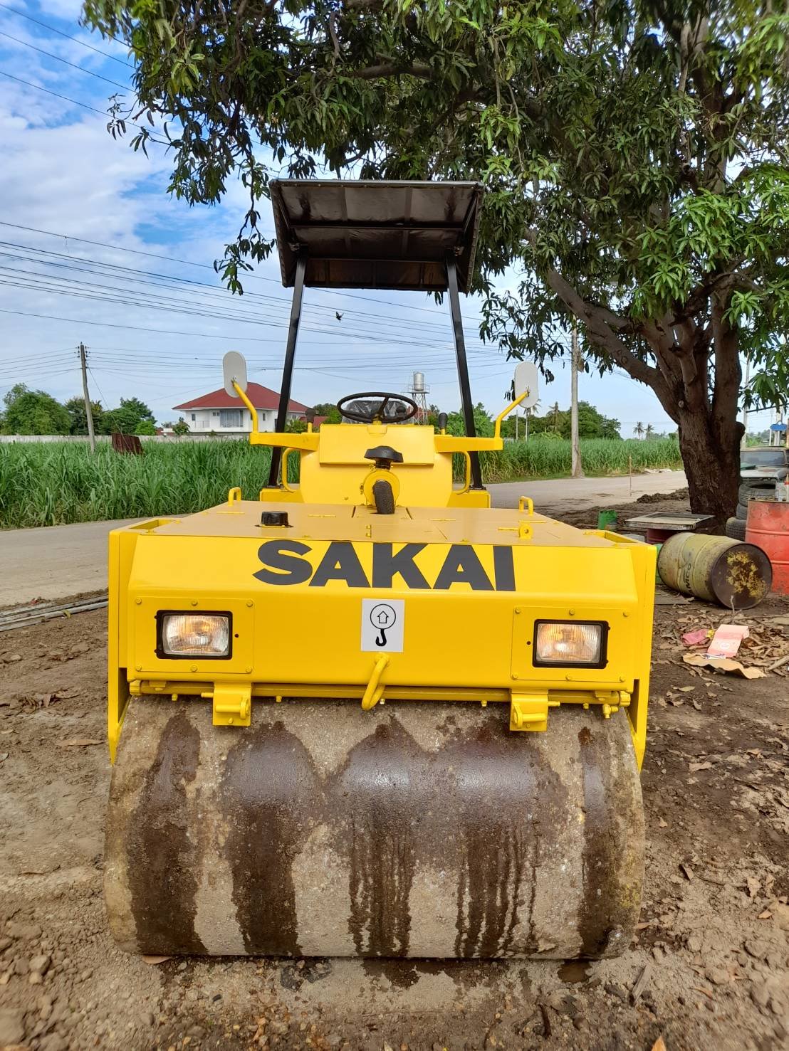 ขายรถบด4ตันหน้าเหล็กหลังยาง sakai  tw41 ใช้งานดี ทำงานได้ดีปกติ เอกส่รใบซื้อขาย ราคา280,000บ.