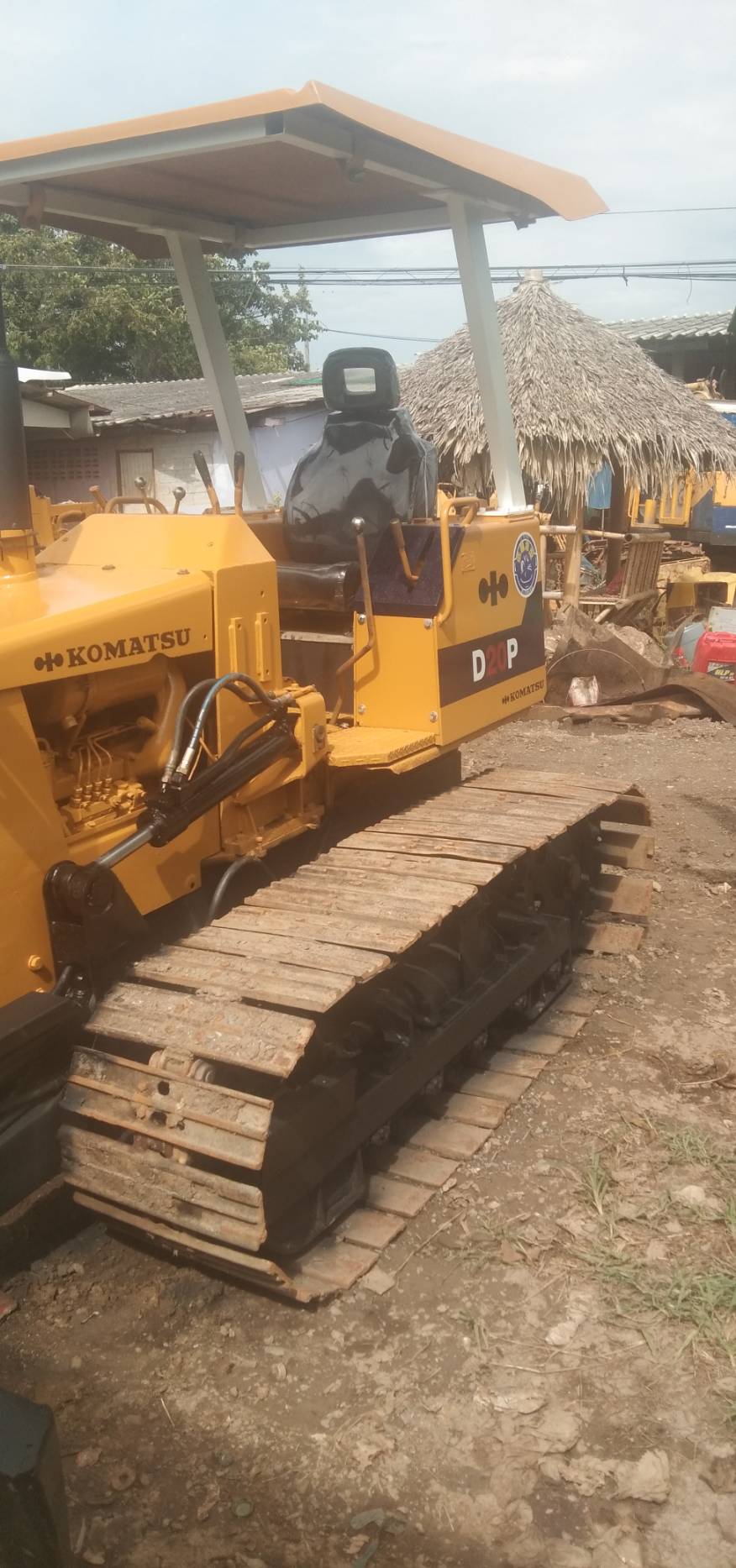 ขายแทรกเตอร์komatsu d20p-6เปลี่ยนเป็นตีนเป็ดให้หลังจากซื้อขาย รถใช้งานดีมาก ทำงานปกติ ขายถูกราคา230,000บ. ขายแทรกเตอร์komatsu d20p-6เปลี่ยนเป็นตีนเป็ดให้หลังจากซื้อขาย รถใช้งานดีมาก ทำงานปกติ ขายถูกราคา230,000บ.