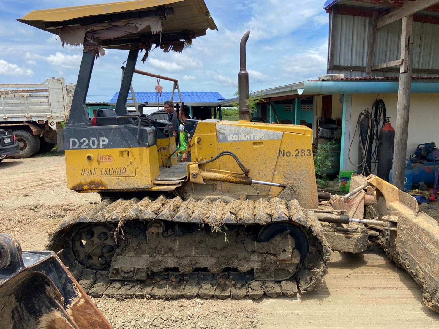 ขายแทรกเตอร์komatsu d20p-7ตีนเป็ด ใช้งานดี สภาพเดิมๆ ราคา360,000บ.