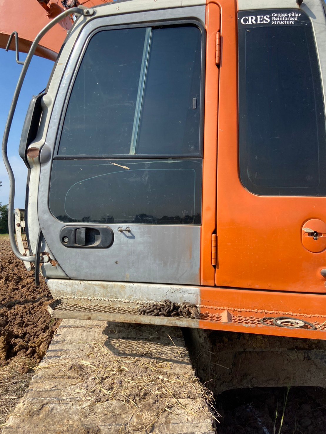 ขายแม็คโครhitachi zaxis-1 ขนาด200 ใช้งานดีปกติ ใบซื้อขายราคา670,000บ.