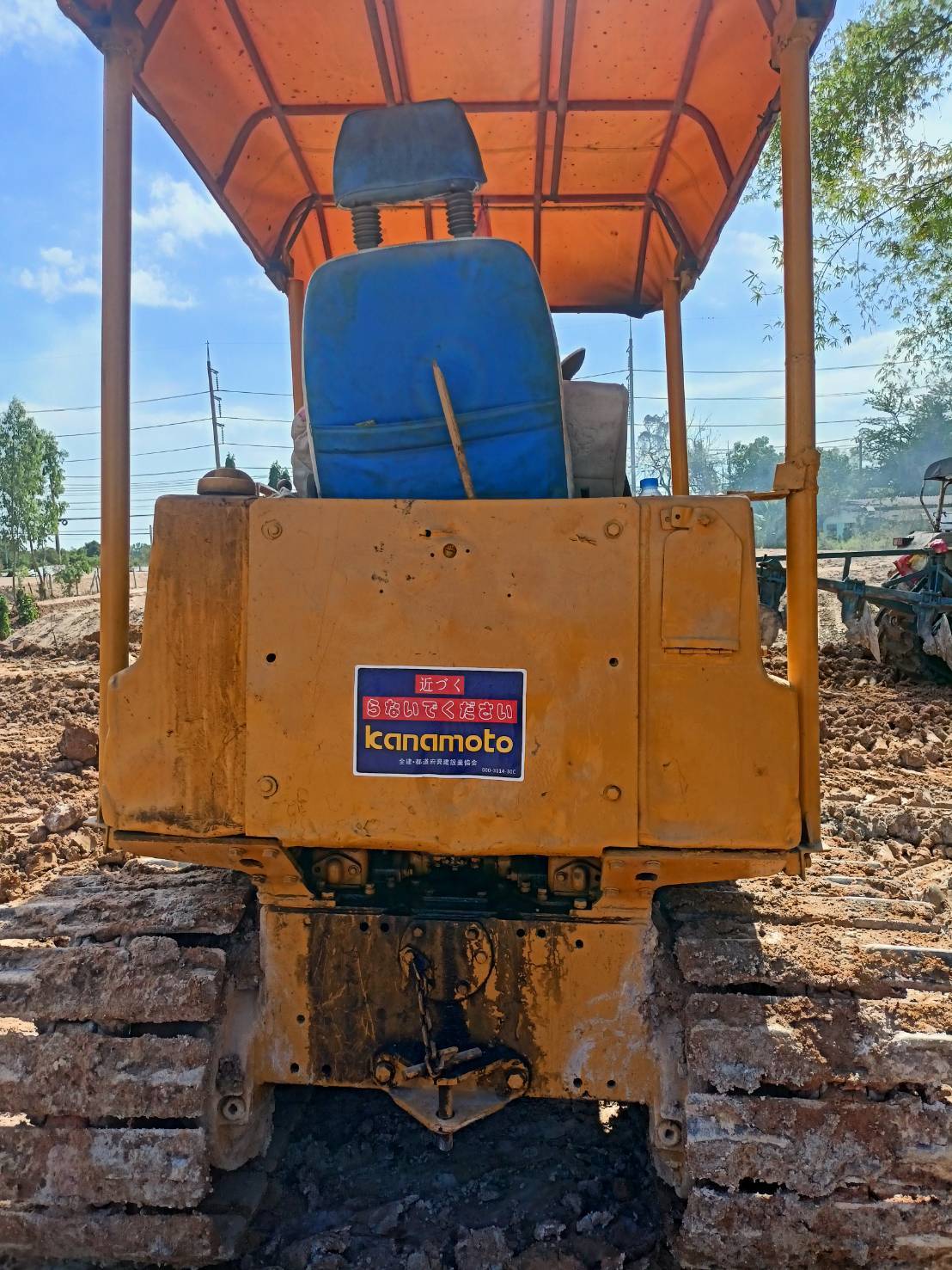 ขายแทรกเตอร์komatsu D20p-5 ตีนไก่ ใช้งานดี
ราคา145,000บ.