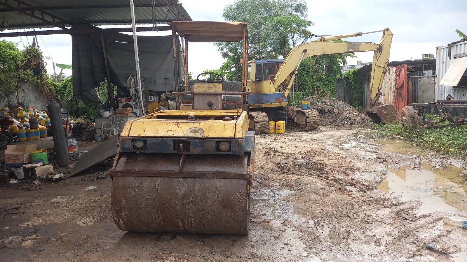 ขายรถบดขนาด 4ตัน komatsu jv40cw2 หน้าเหล็กหลังยาง 2เพลา ใช้งานได้ปกติ ราคา140,000บ.