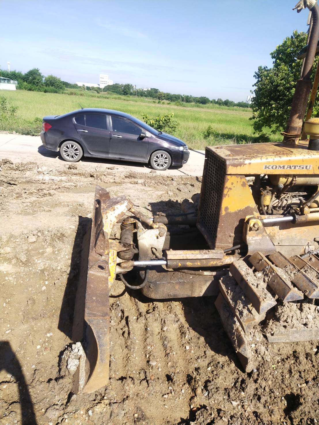ขายแทรกเตอร์ Komatsu d20p-5รถใช้งานปกติ ทำงานได้ดีมาก ราคา170,000 บ. ขายแทรกเตอร์ Komatsu d20p-5รถใช้งานปกติ ทำงานได้ดีมาก ราคา170,000 บ.