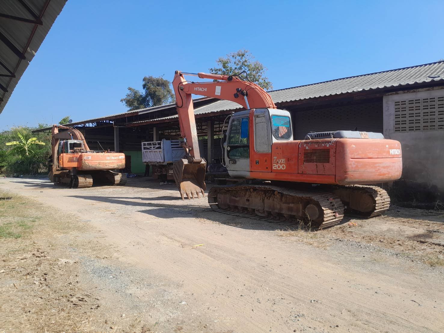 ขายแม็คโครhitashi 200zaxis -1 ใช้งานปกติ ใบซื้อขาย ราคา5.7แสน