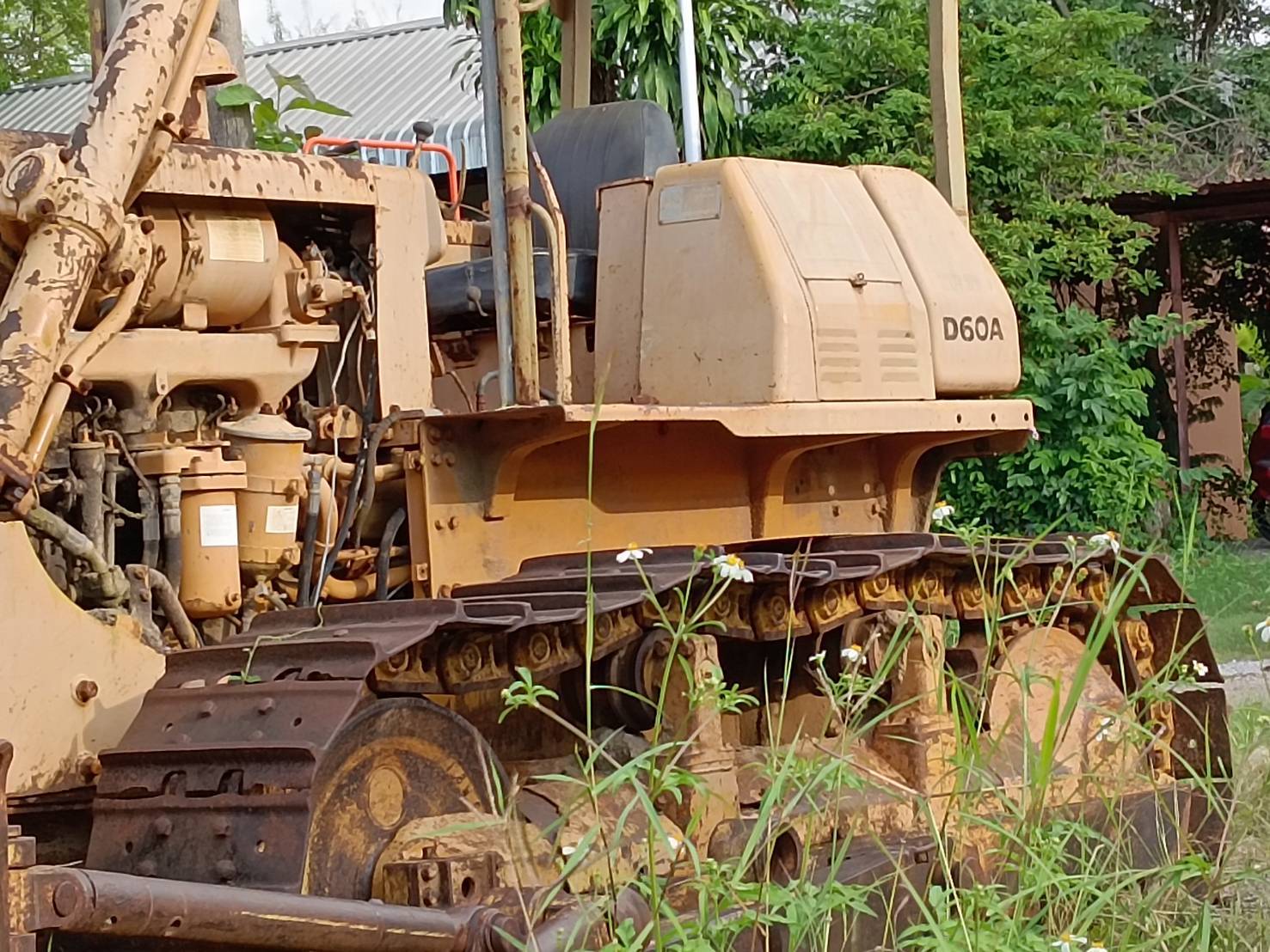 ขายแทรกเตอร์komatsu D60a-6ตีนไก่ ใช้งานได้ราคา450,000บ.