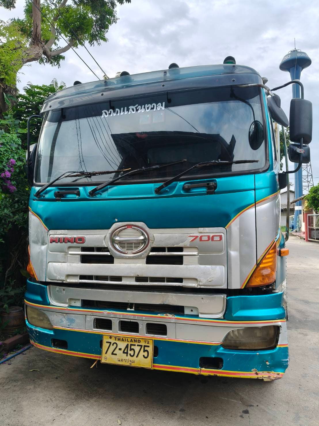 ขายรถ12ล้อHino 414แรง ใช้งาน ได้ดี มีทะเบียน ราคา700,000บ.
