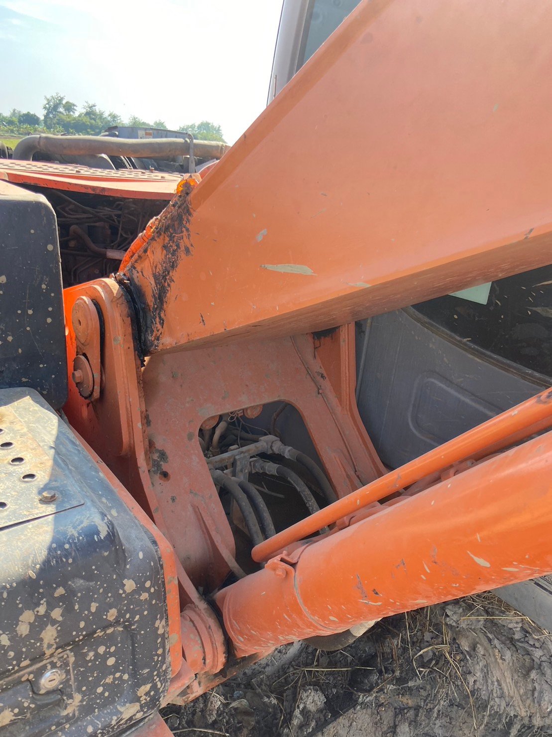 ขายแม็คโครhitachi zaxis-1 ขนาด200 ใช้งานดีปกติ ใบซื้อขายราคา670,000บ.