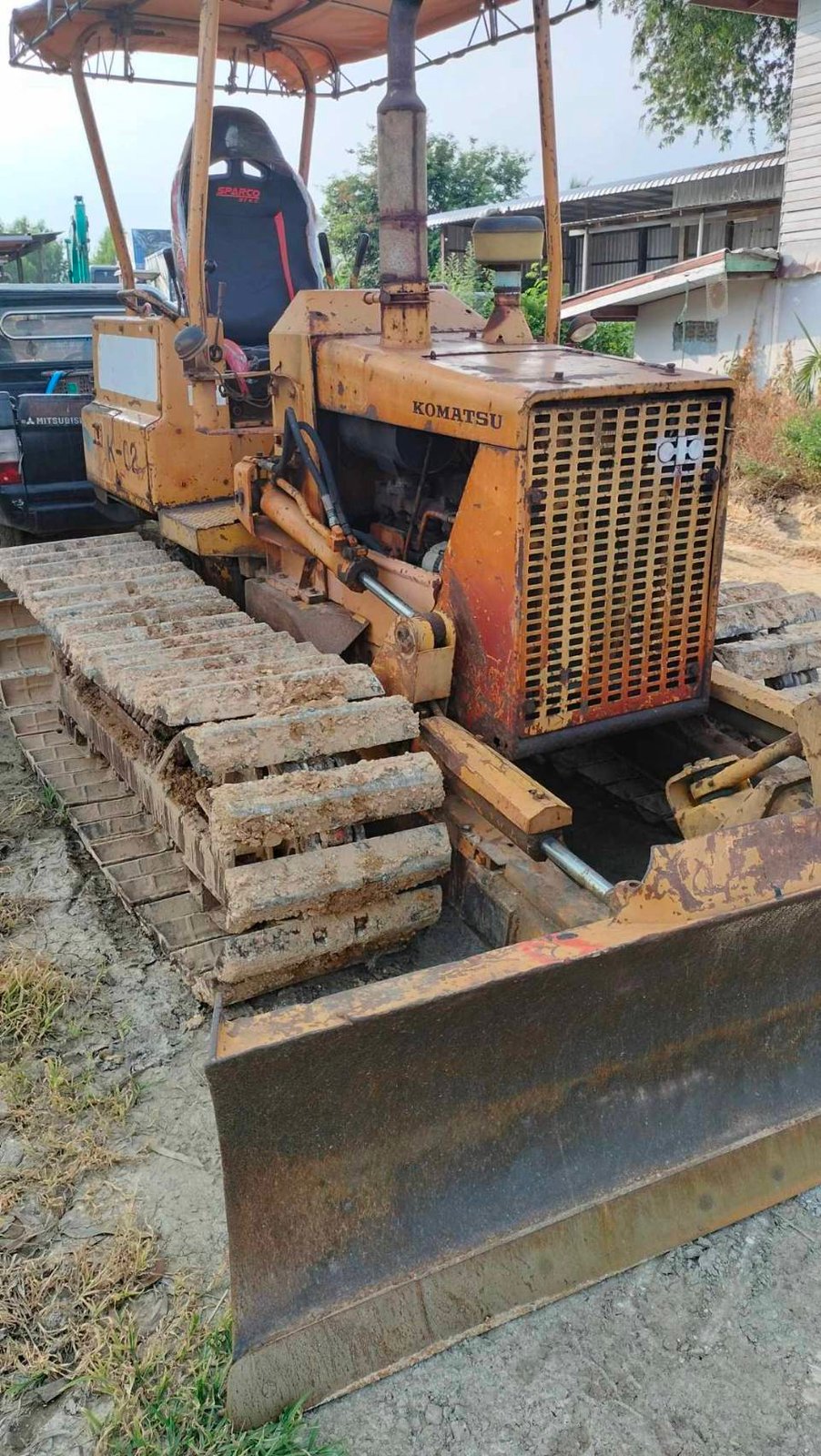 ขายแทรกเตอร์komatsu D20p-5ตีนเป็ด ใบมีดสไล้ใช้งานดีปกติ ราคา165,000บ.