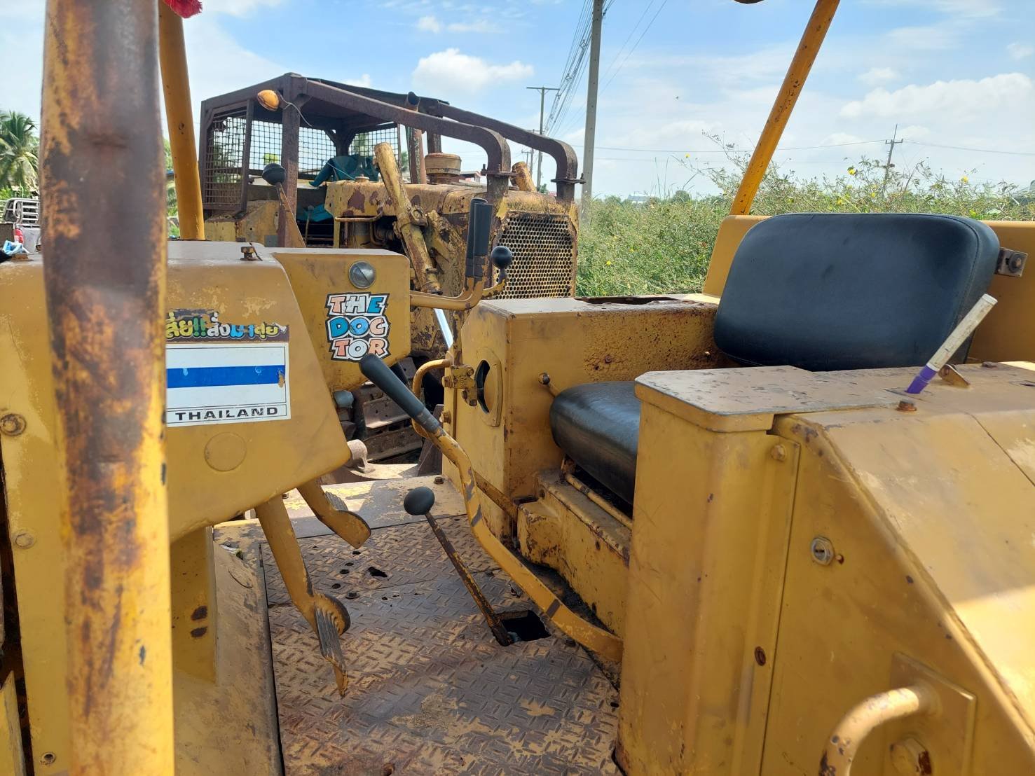 ขายแทรดเตอร์caterpillar  D4Eตีนเป็ด ใช้งานได้ ราคา360,000บ.