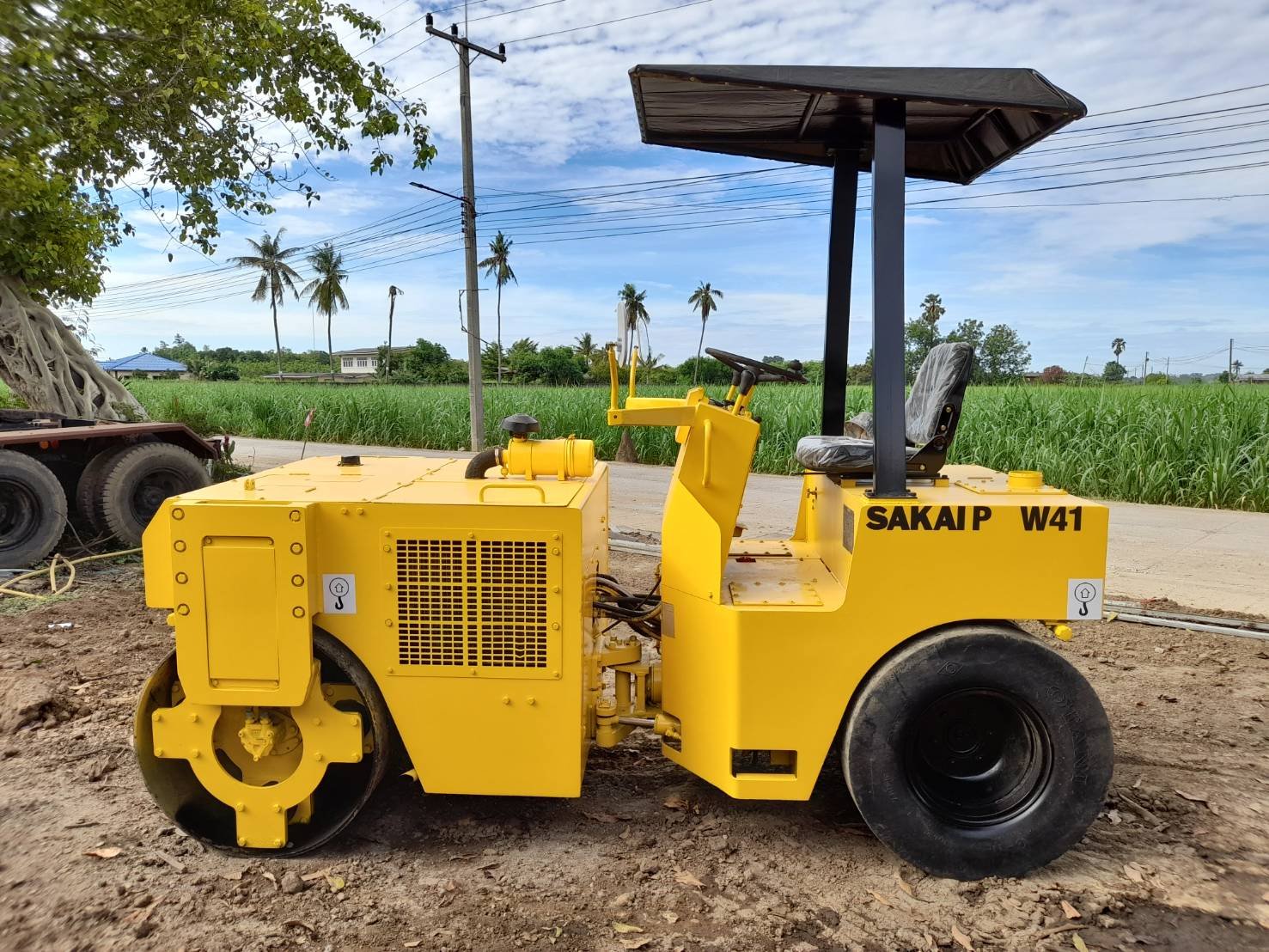 ขายรถบด4ตันหน้าเหล็กหลังยาง sakai  tw41 ใช้งานดี ทำงานได้ดีปกติ เอกส่รใบซื้อขาย ราคา280,000บ.