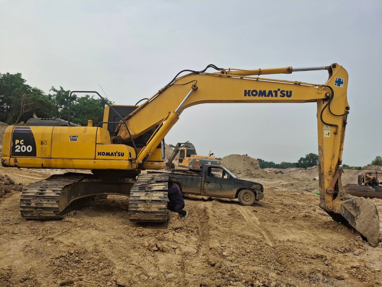 ขายรถแม็คโครkomatsu pc200-8 ใบแจ้งจำหน้าย ใช้งานได้ดีราคา5.4แสน